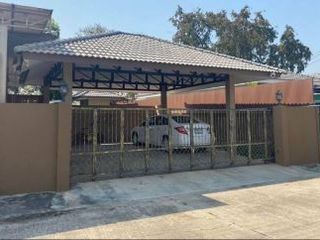 For rent 4 bedrooms house in Saraphi, Chiang Mai