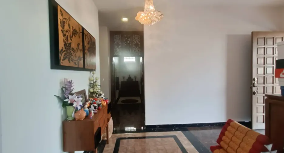 À louer 4 chambres maison à Saraphi, Chiang Mai