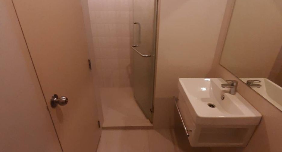 For sale 2 bedrooms condo in Watthana, Bangkok