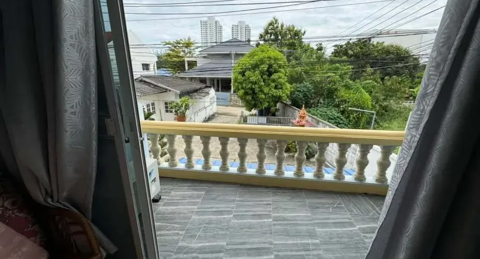 For rent 3 bedrooms townhouse in Hua Hin, Prachuap Khiri Khan