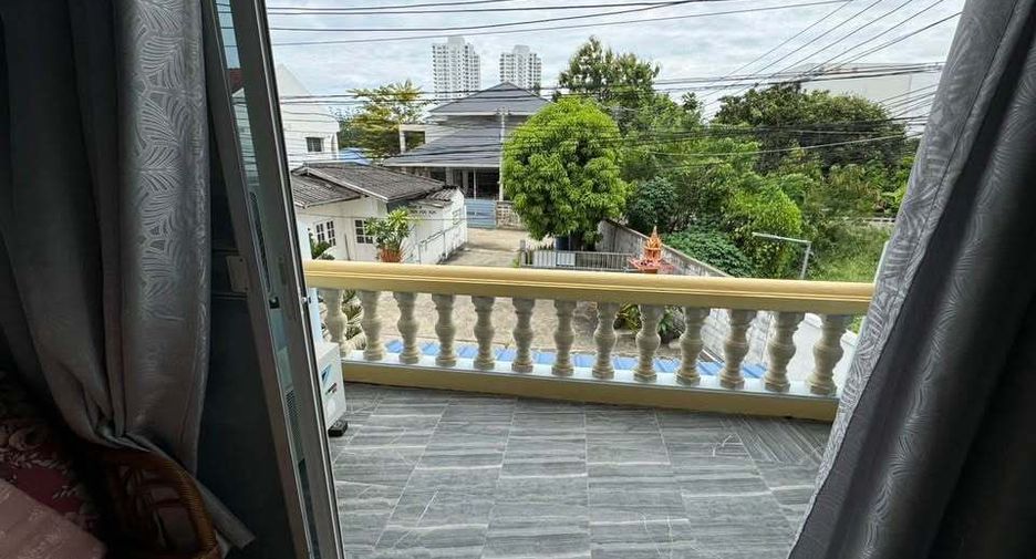 For rent 3 bedrooms townhouse in Hua Hin, Prachuap Khiri Khan