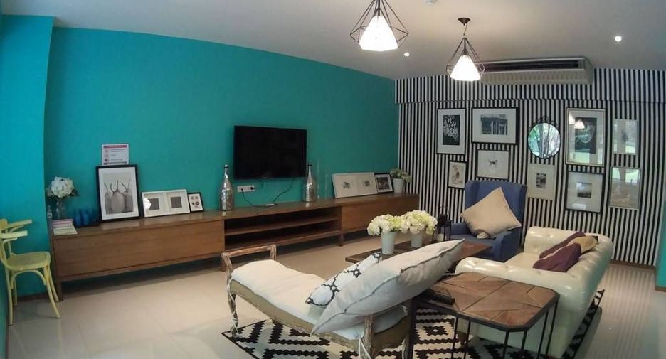 For sale 1 bed condo in Si Racha, Chonburi