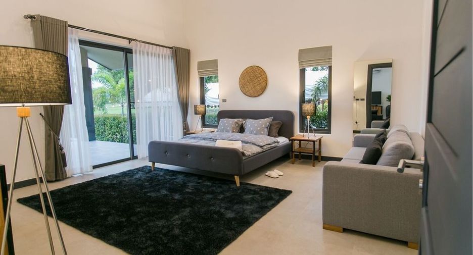 For sale 4 bedrooms villa in Hua Hin, Prachuap Khiri Khan