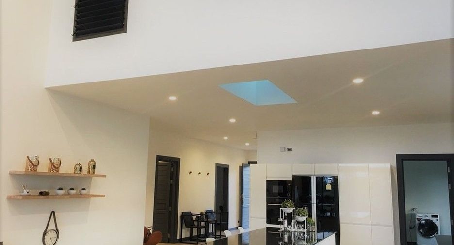 For sale 4 bedrooms villa in Hua Hin, Prachuap Khiri Khan