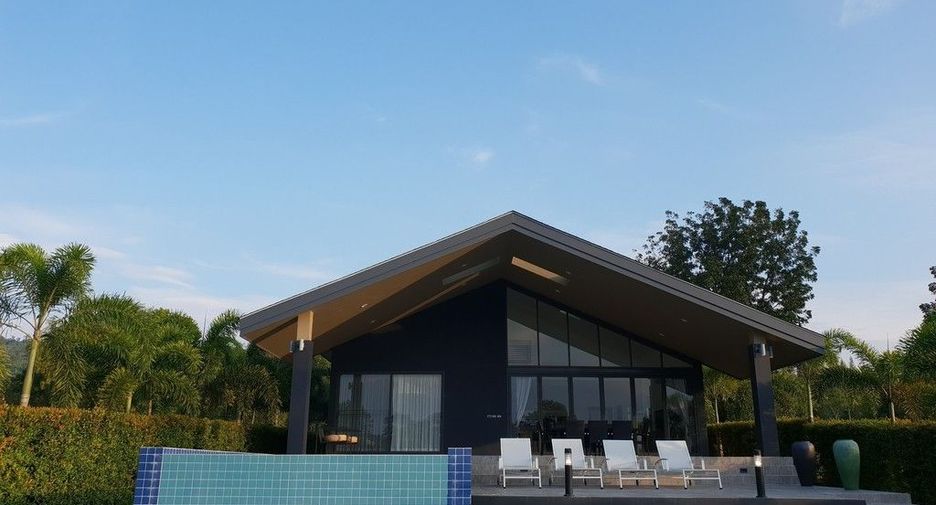 For sale 4 bedrooms villa in Hua Hin, Prachuap Khiri Khan