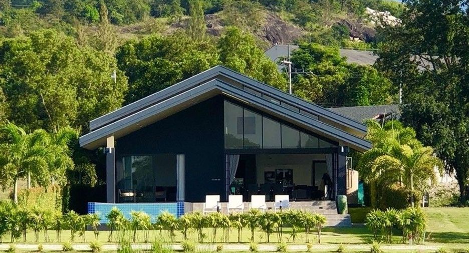 For sale 4 bedrooms villa in Hua Hin, Prachuap Khiri Khan