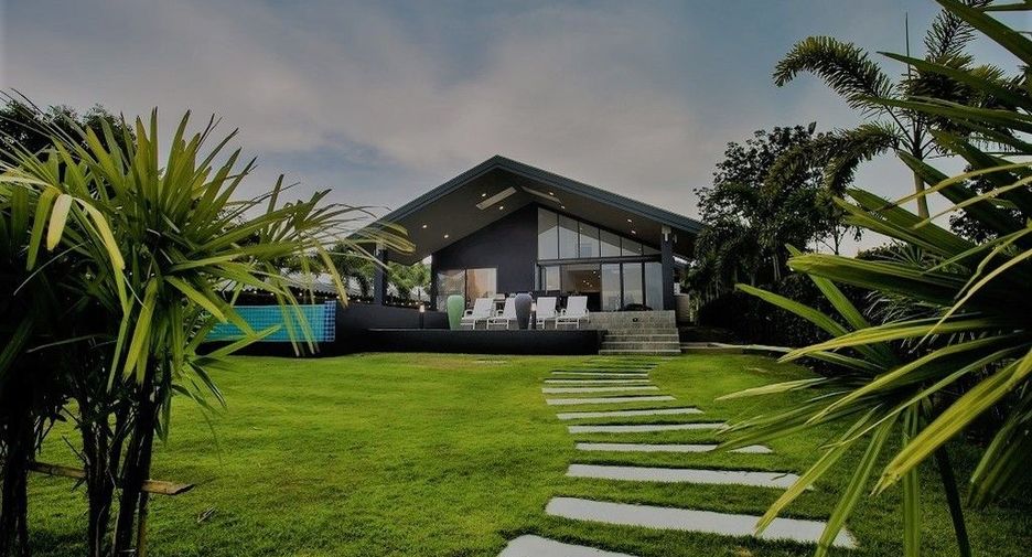 For sale 4 bedrooms villa in Hua Hin, Prachuap Khiri Khan