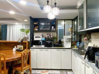 Casa adosada en venta y en alquiler de 5 habitaciones en Din Daeng, Bangkok