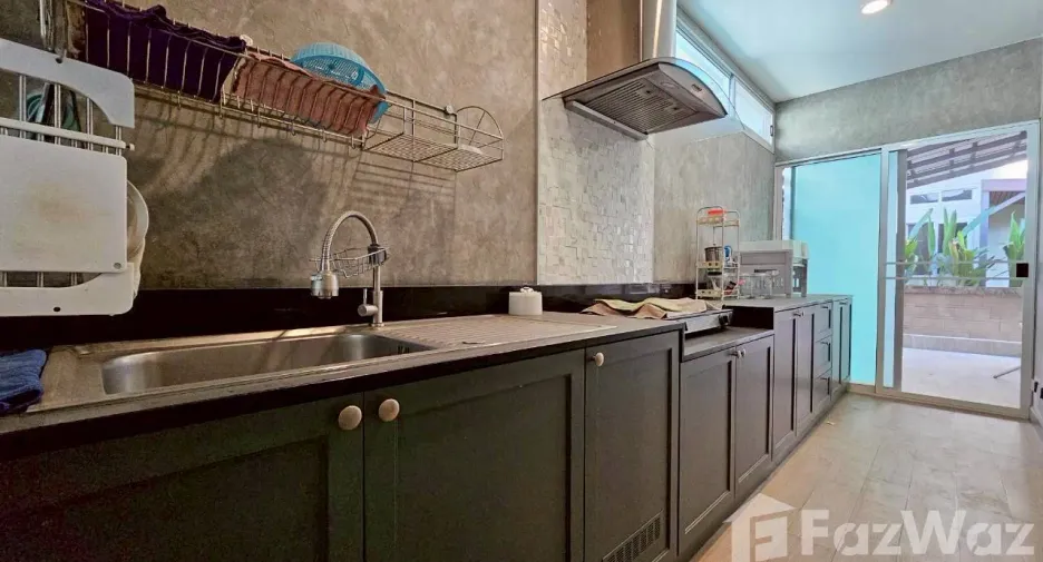 For sale 3 bedrooms house in Mueang Pathum Thani, Pathum Thani