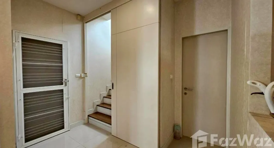 For sale 3 bedrooms house in Mueang Pathum Thani, Pathum Thani