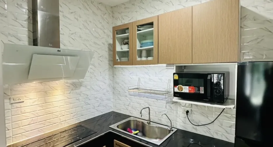 For rent 4 bedrooms townhouse in Mueang Chiang Mai, Chiang Mai