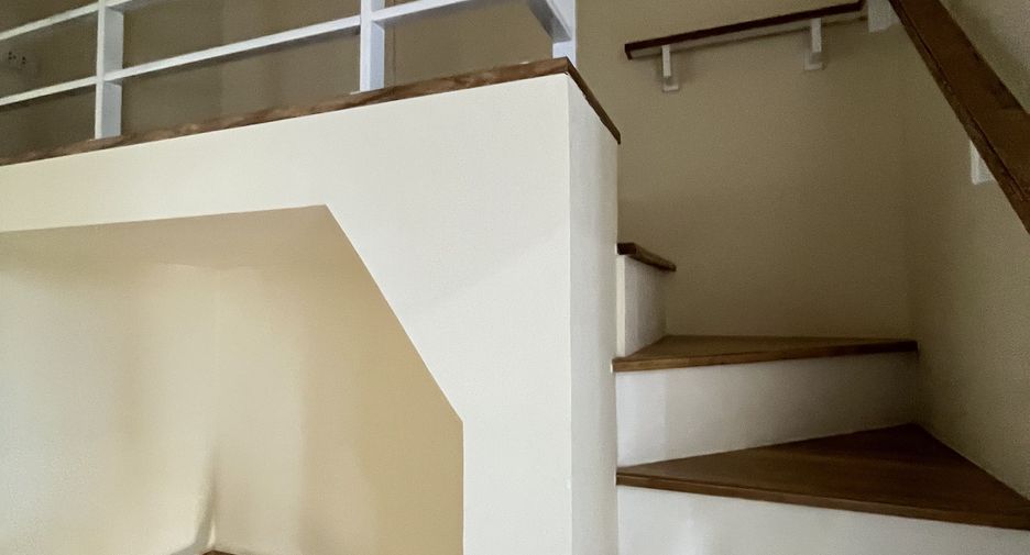For rent 4 bedrooms townhouse in Mueang Chiang Mai, Chiang Mai