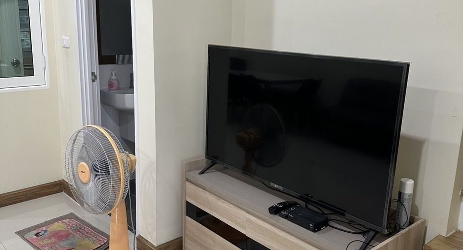 For rent 4 bedrooms townhouse in Mueang Chiang Mai, Chiang Mai