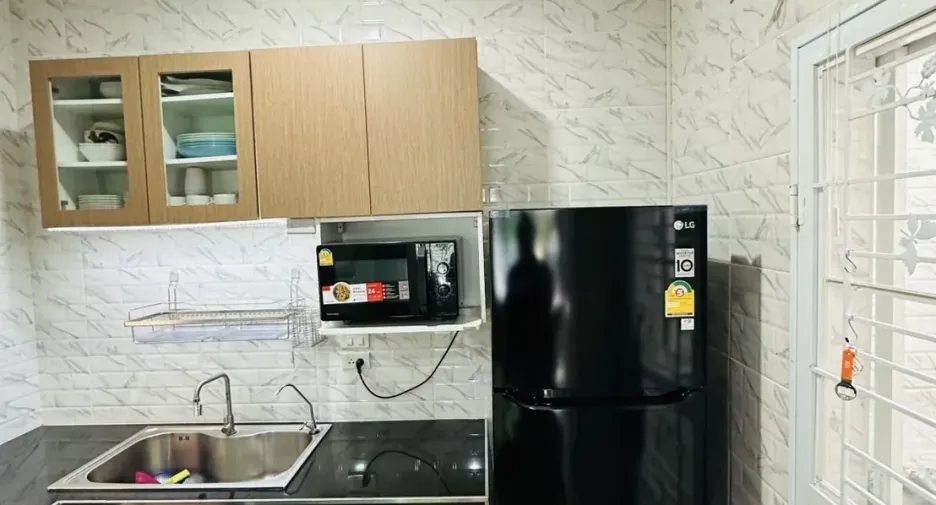 For rent 4 bedrooms townhouse in Mueang Chiang Mai, Chiang Mai