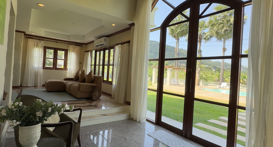 Villa en venta y en alquiler de 5 habitaciones en Mueang Phuket, Phuket