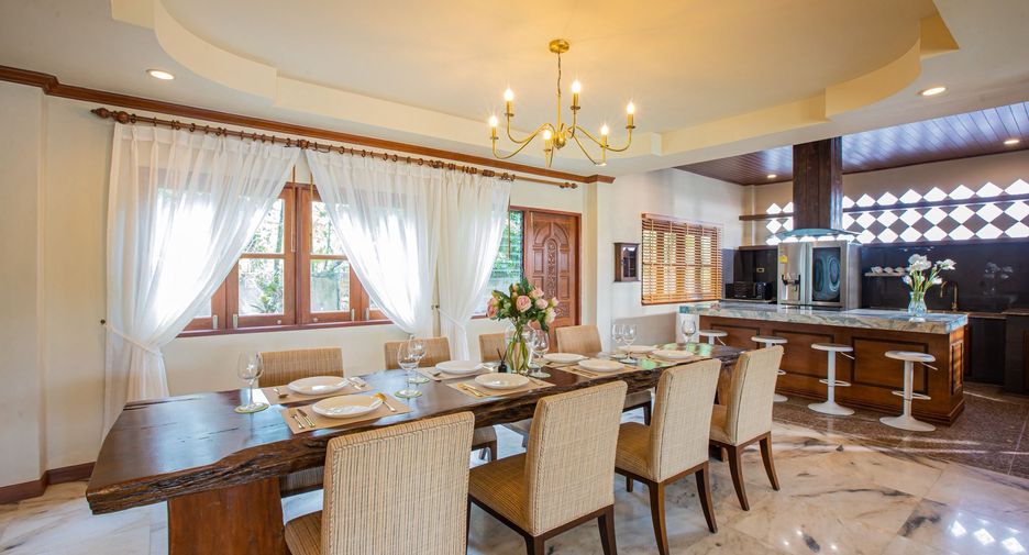 Villa en venta y en alquiler de 5 habitaciones en Mueang Phuket, Phuket