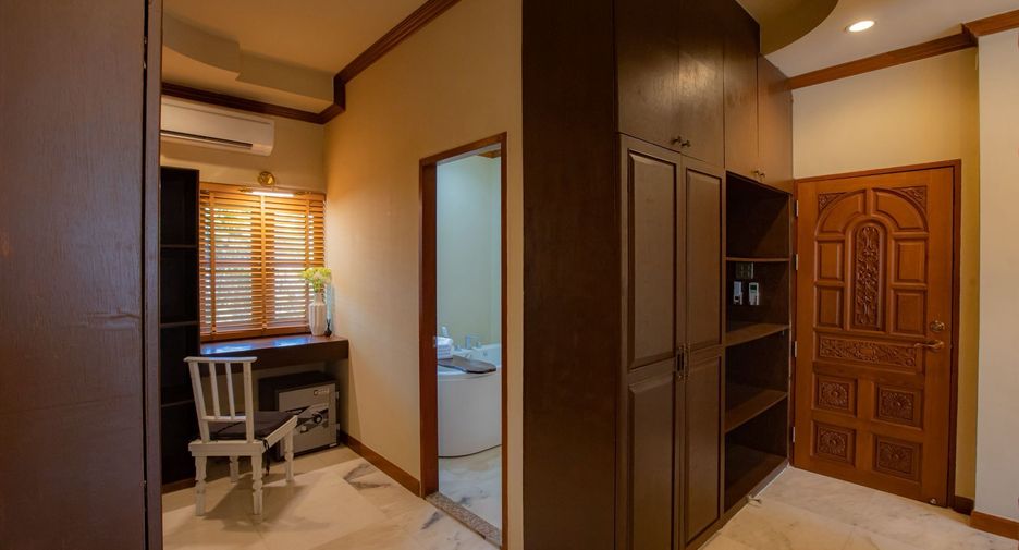 Villa en venta y en alquiler de 5 habitaciones en Mueang Phuket, Phuket
