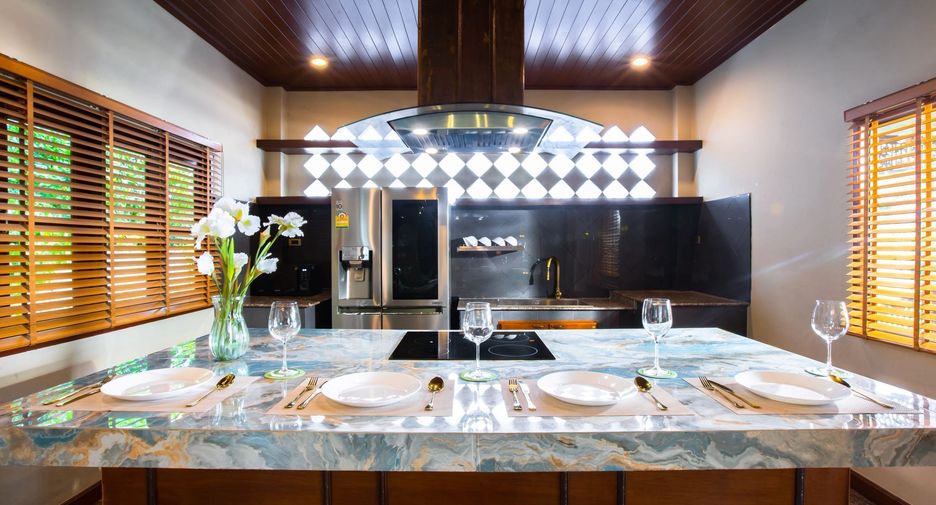 Villa en venta y en alquiler de 5 habitaciones en Mueang Phuket, Phuket