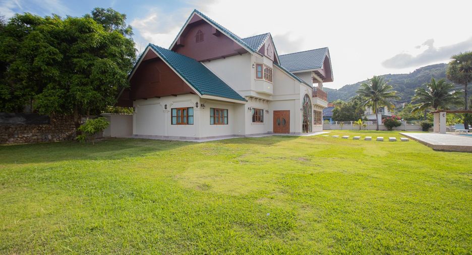 Villa en venta y en alquiler de 5 habitaciones en Mueang Phuket, Phuket