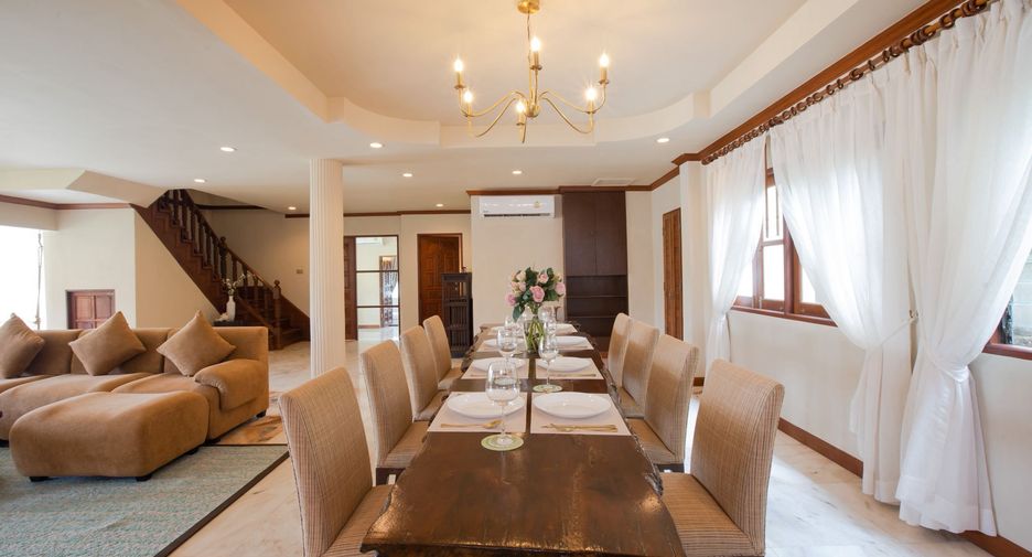 Villa en venta y en alquiler de 5 habitaciones en Mueang Phuket, Phuket