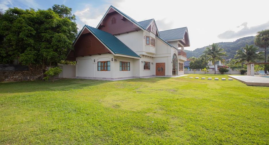 Villa en venta y en alquiler de 5 habitaciones en Mueang Phuket, Phuket