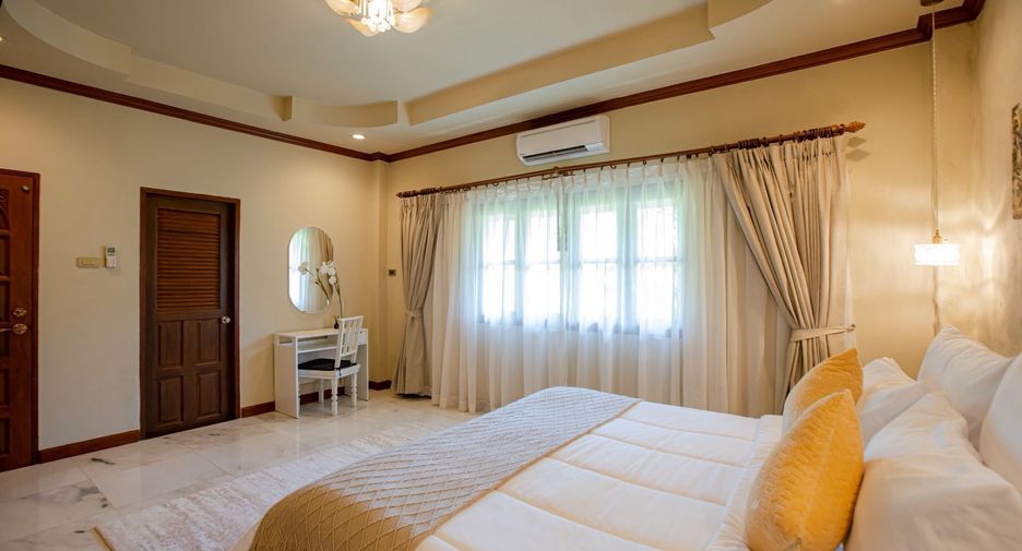 Villa en venta y en alquiler de 5 habitaciones en Mueang Phuket, Phuket