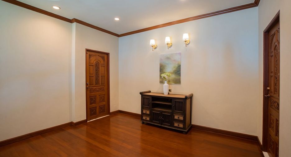 Villa en venta y en alquiler de 5 habitaciones en Mueang Phuket, Phuket