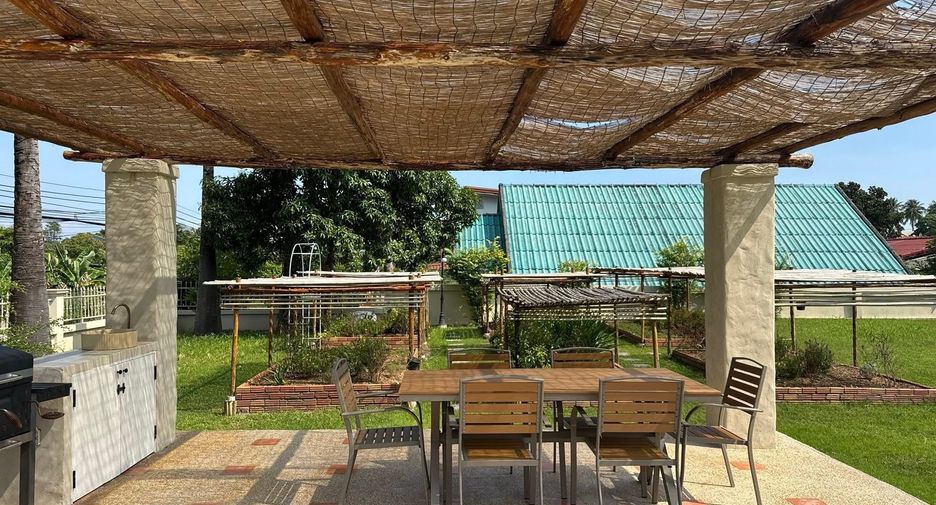 Villa en venta y en alquiler de 5 habitaciones en Mueang Phuket, Phuket