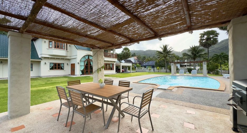 Villa en venta y en alquiler de 5 habitaciones en Mueang Phuket, Phuket
