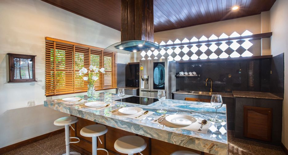 Villa en venta y en alquiler de 5 habitaciones en Mueang Phuket, Phuket