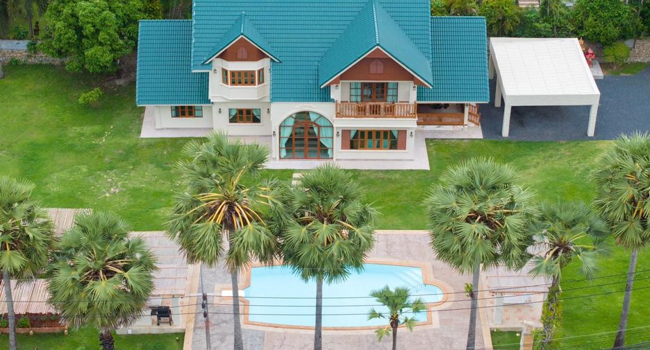 Villa en venta y en alquiler de 5 habitaciones en Mueang Phuket, Phuket