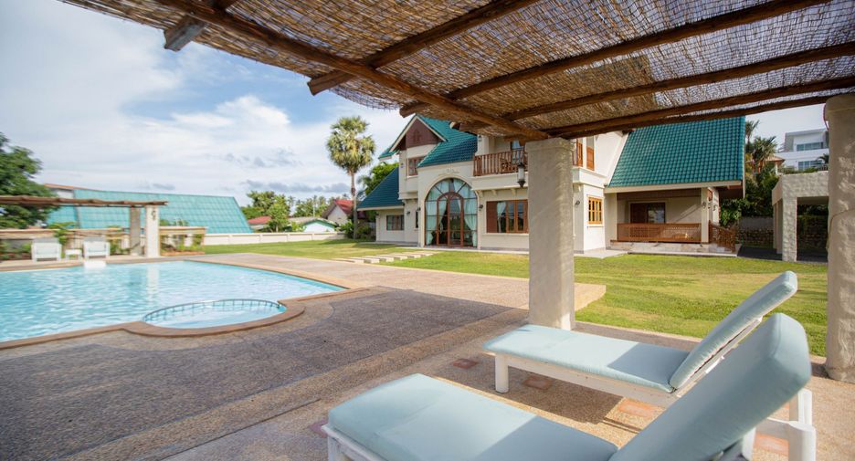 Villa en venta y en alquiler de 5 habitaciones en Mueang Phuket, Phuket