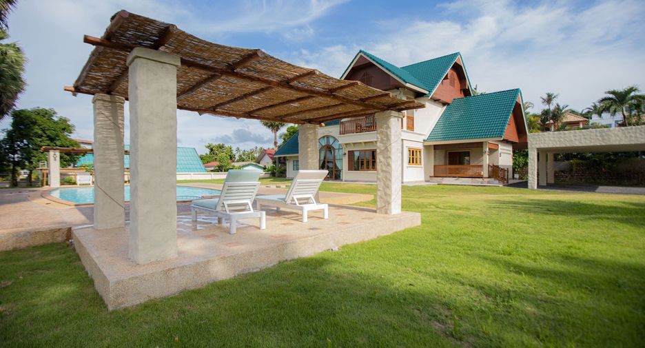 Villa en venta y en alquiler de 5 habitaciones en Mueang Phuket, Phuket
