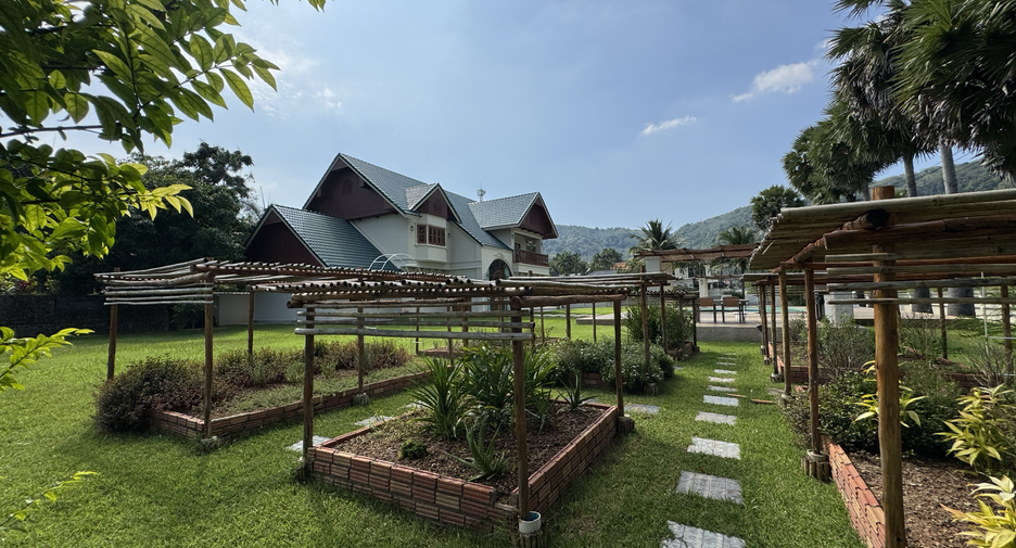 Villa en venta y en alquiler de 5 habitaciones en Mueang Phuket, Phuket