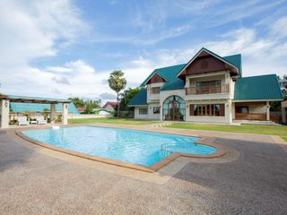 Villa en venta y en alquiler de 5 habitaciones en Mueang Phuket, Phuket