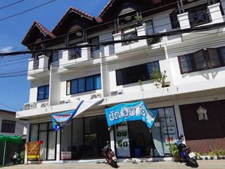For sale 6 bedrooms townhouse in Mueang Chiang Mai, Chiang Mai