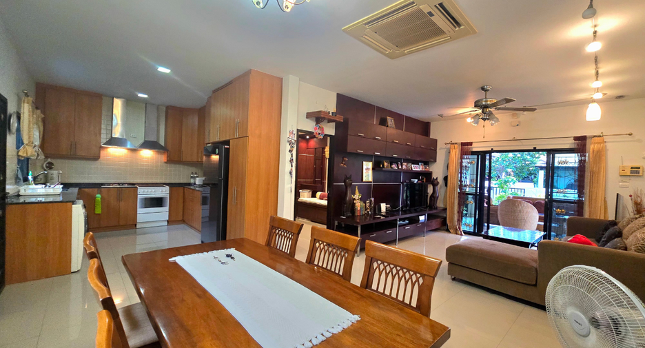 For rent 3 bedrooms villa in Hua Hin, Prachuap Khiri Khan