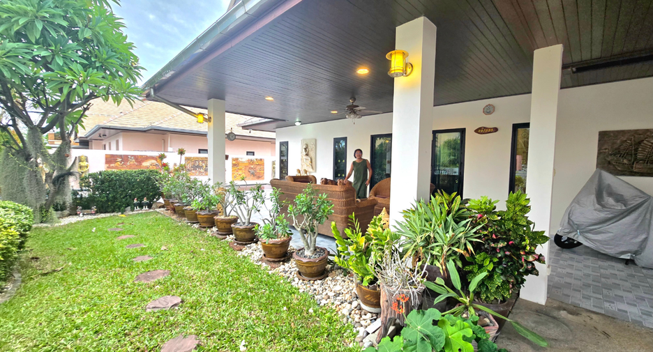 For rent 3 bedrooms villa in Hua Hin, Prachuap Khiri Khan