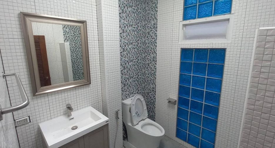 À vendre et à louer 2 chambres villa à Bang Lamung, Chonburi