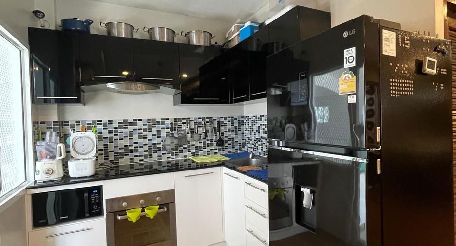 À vendre et à louer 2 chambres villa à Bang Lamung, Chonburi