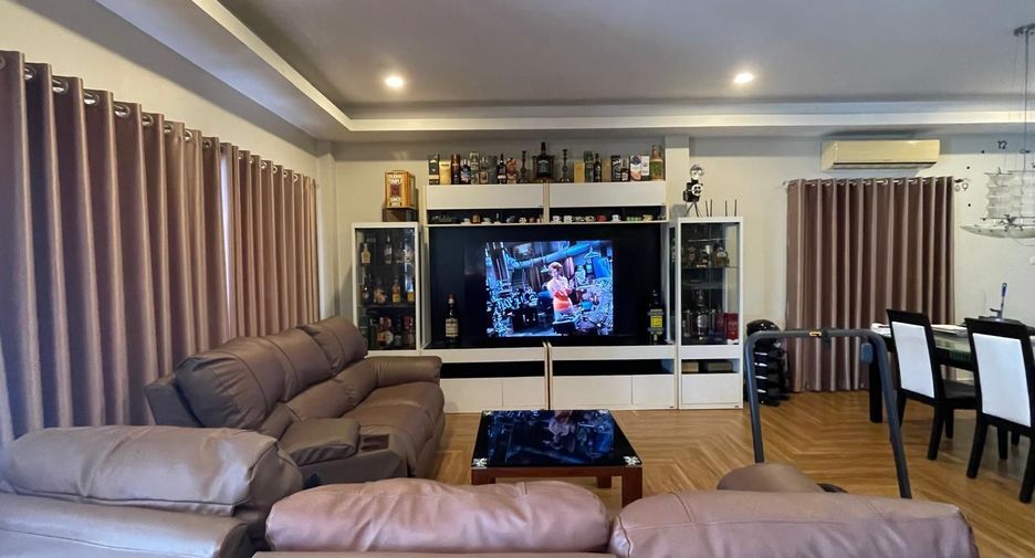 À vendre et à louer 2 chambres villa à Bang Lamung, Chonburi