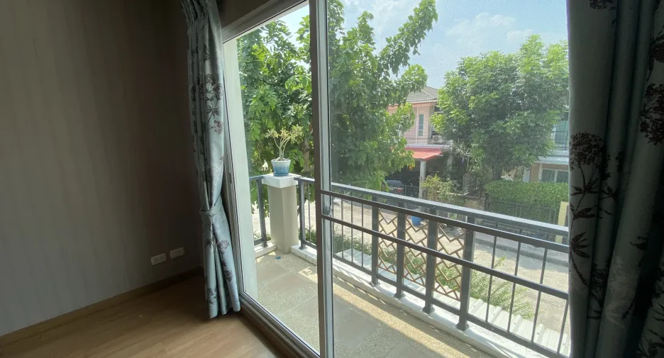 For sale 3 bedrooms house in Suan Luang, Bangkok