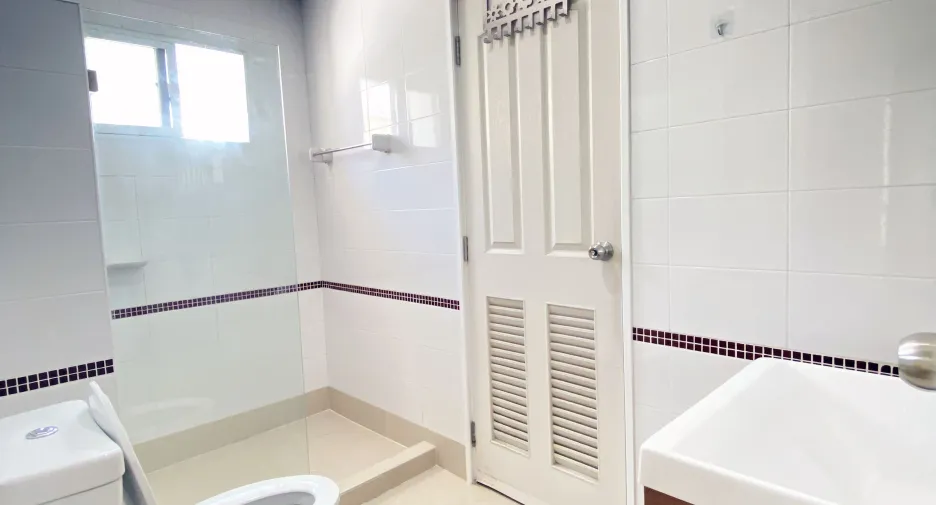 For sale 3 bedrooms house in Suan Luang, Bangkok