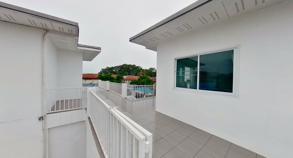For sale and for rent 8 bedrooms villa in Sattahip, Chonburi