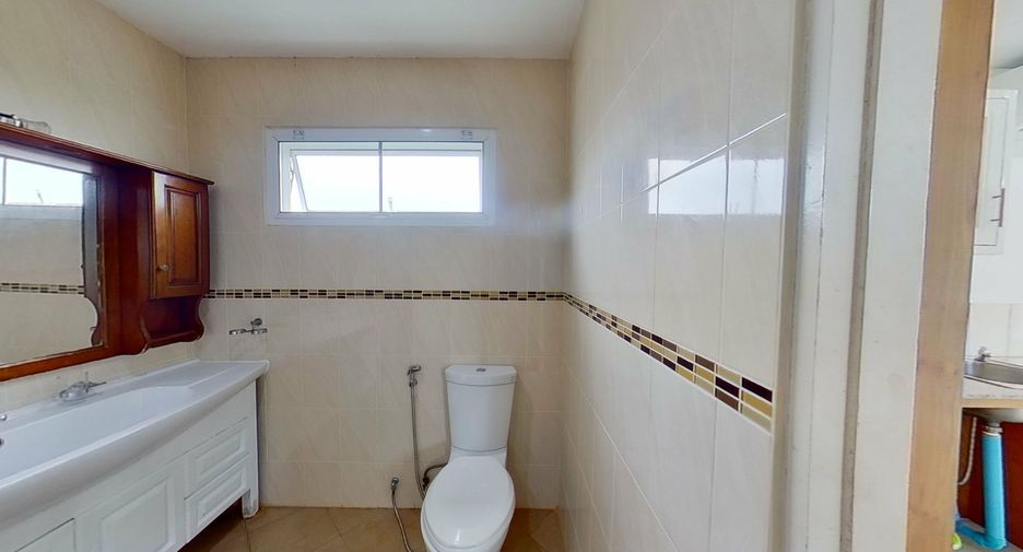 For sale and for rent 8 bedrooms villa in Sattahip, Chonburi