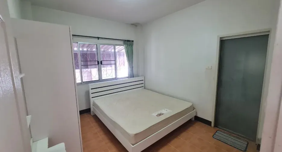For rent 3 bedrooms house in San Kamphaeng, Chiang Mai