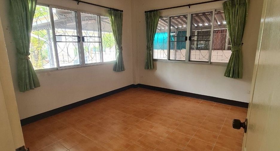 For rent 3 bedrooms house in San Kamphaeng, Chiang Mai