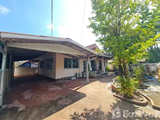 Аренда 3 спальни дом в Сан Кампаенг, Чианг Маи