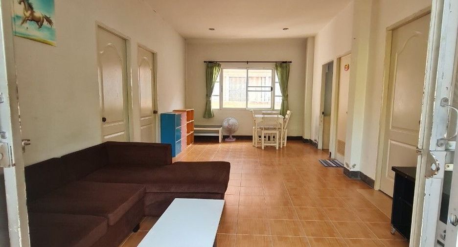 For rent 3 bedrooms house in San Kamphaeng, Chiang Mai