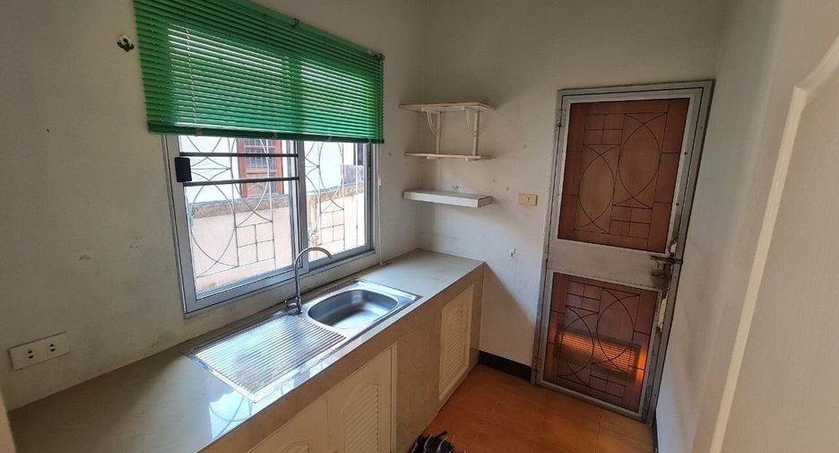 For rent 3 bedrooms house in San Kamphaeng, Chiang Mai